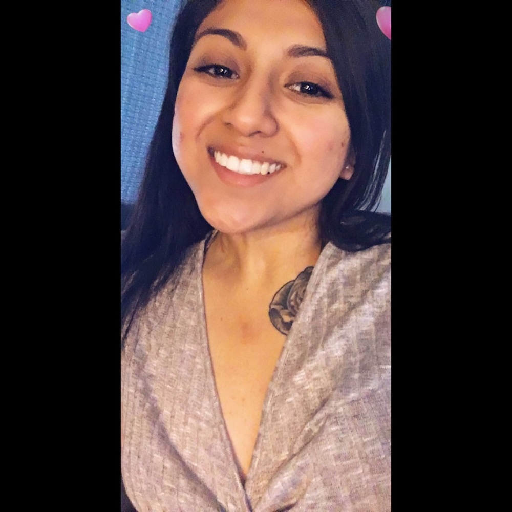Meet your Posher, Yesenia
